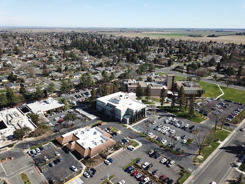 More Photos Of 1204 Cottonwood St, Woodland Office For Sale