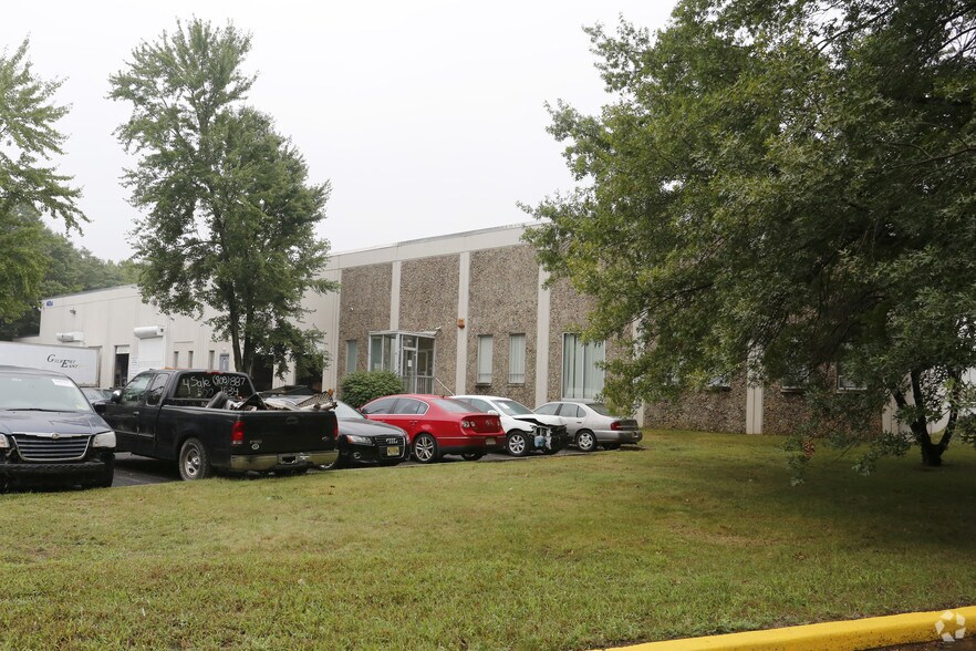 More Photos Of 40a Cotters Ln, East Brunswick Manufacturing For Lease