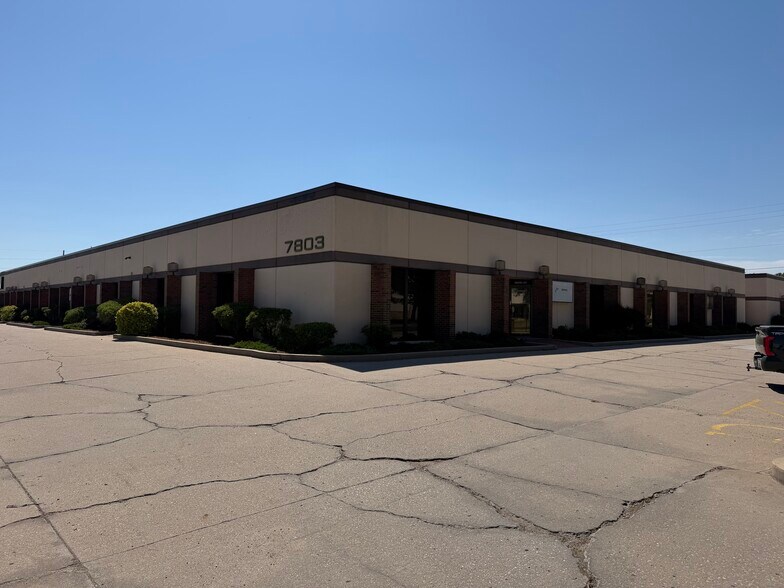 More Photos Of 7803 E Osie St, Wichita Research And Development For Lease