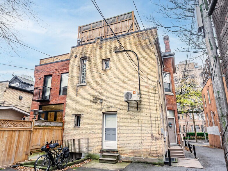 More Photos Of 24 Webster Av, Toronto Apartments For Sale