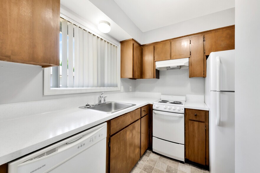 More Photos Of 18140 SW Shaw St, Aloha Apartments For Sale