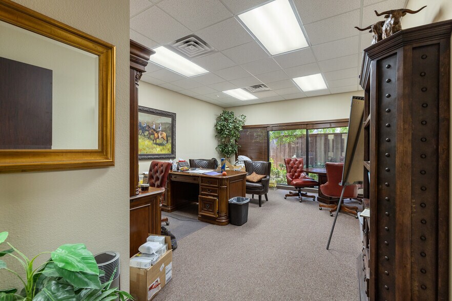 More Photos Of 5422 Alpha Rd, Dallas Medical For Sale