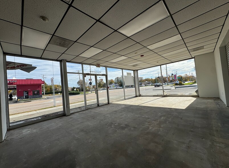 More Photos Of 70-72 Jayne Blvd, Port Jefferson Station Freestanding For Lease