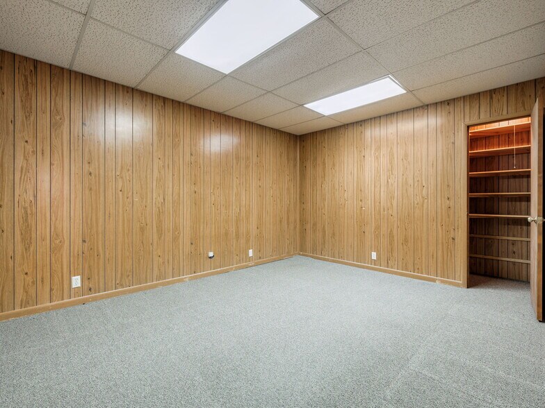 More Photos Of 233 Ackerman St, Rockdale Storefront Retail Office For Sale