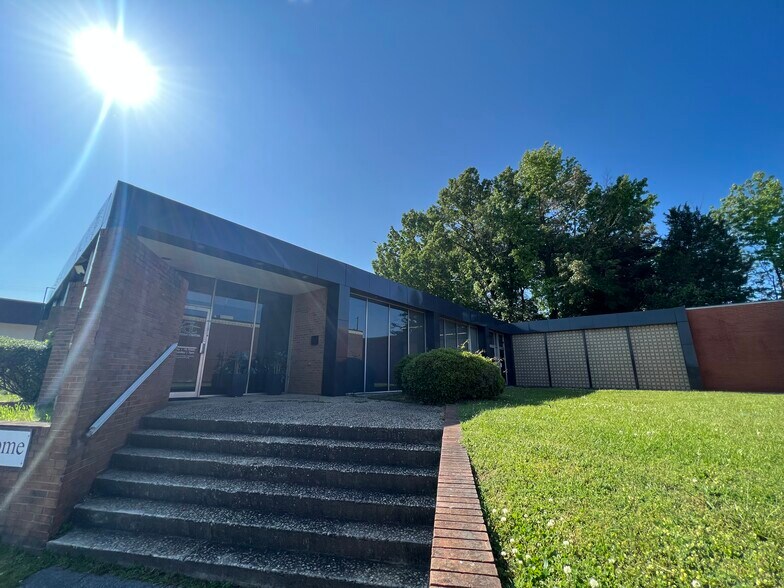 Primary Photo Of 1710 E Bessemer Ave, Greensboro Office For Lease