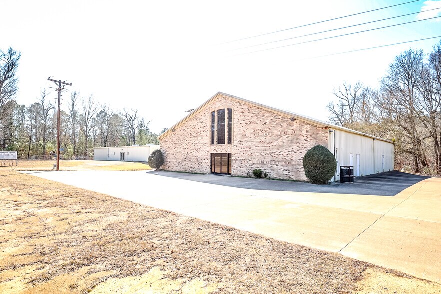 More Photos Of 5805 HWY 135, Gladewater Flex For Sale