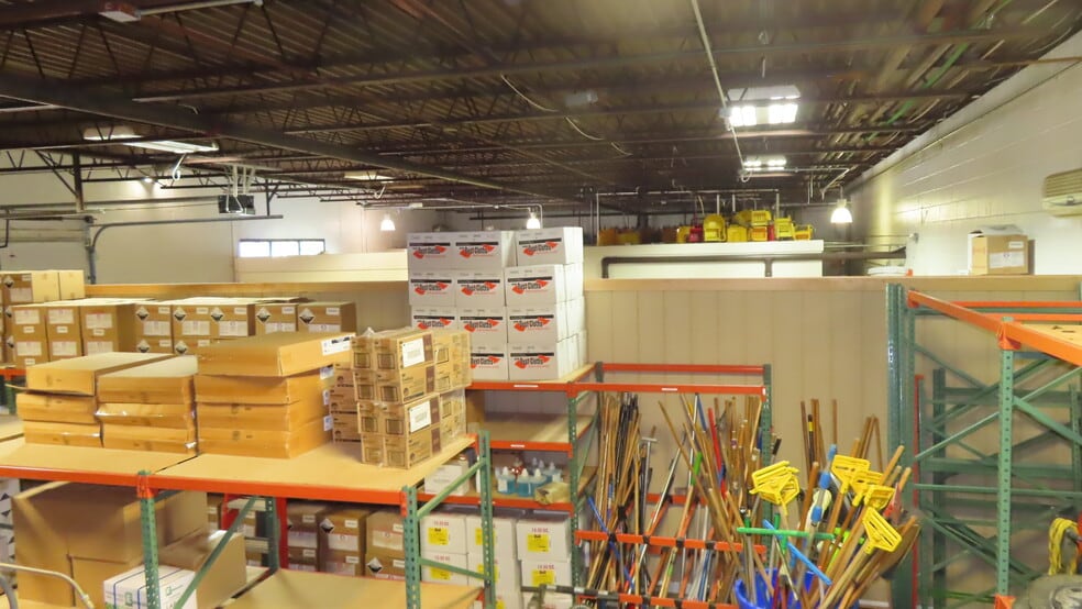 More Photos Of 108 Grant Ave, Plainfield Light Distribution For Lease