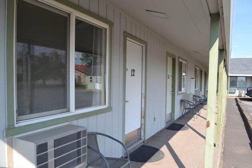 More Photos Of 308 W 12th St, Alturas Hotel For Sale