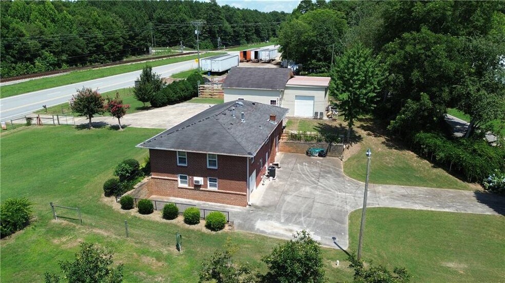 Primary Photo Of 1559 Atlanta Hwy SE, Winder Specialty For Sale