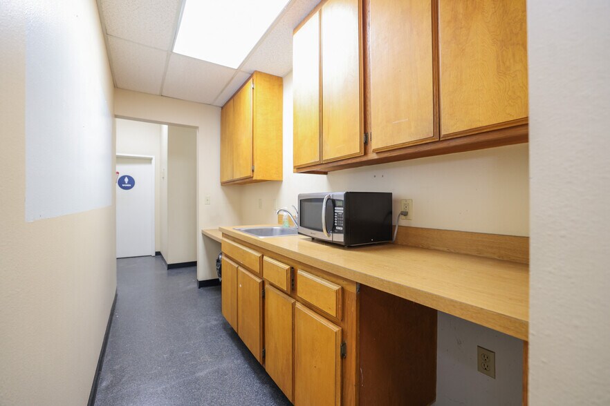 More Photos Of 16200-16258 E Whittier Blvd, Whittier General Retail For Sale