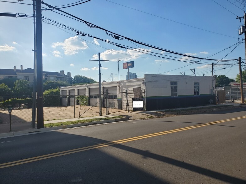 Primary Photo Of 1012 Florence St, Fort Worth Auto Repair For Sale