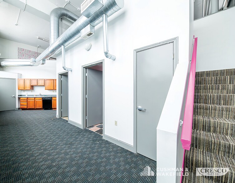 More Photos Of 10307 Detroit Ave, Cleveland Apartments For Lease