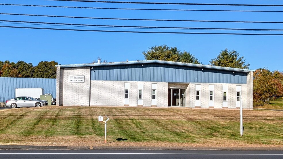 Primary Photo Of 695 Amity Rd, Bethany Warehouse For Sale