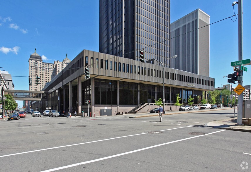 More Photos Of 390 Main St, Buffalo General Retail For Lease