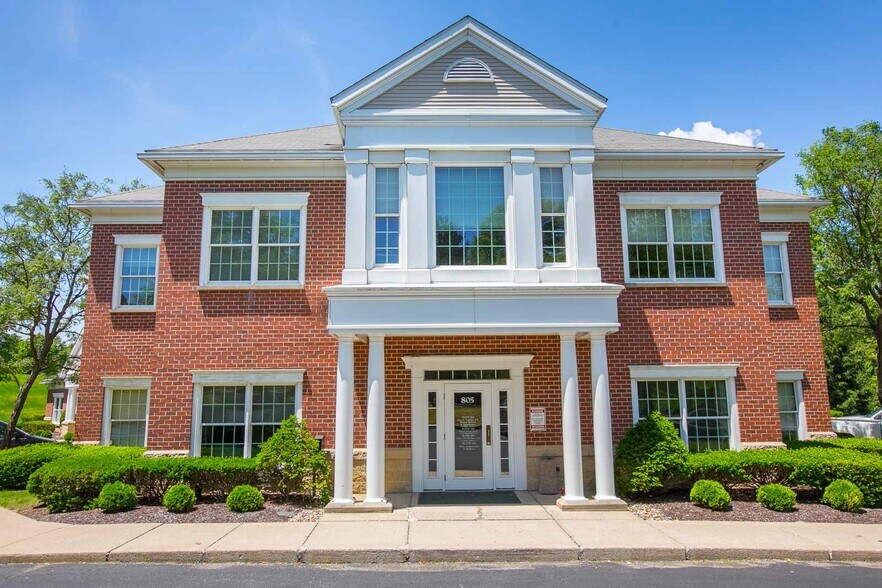 More Photos Of 807 E Washington St, Medina Office For Lease