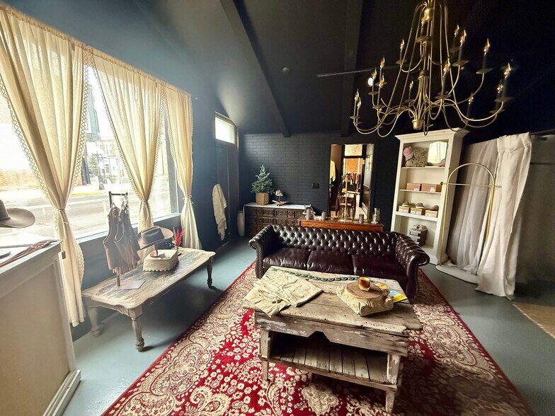 More Photos Of 122 E Center St, Le Roy Storefront Retail Residential For Lease