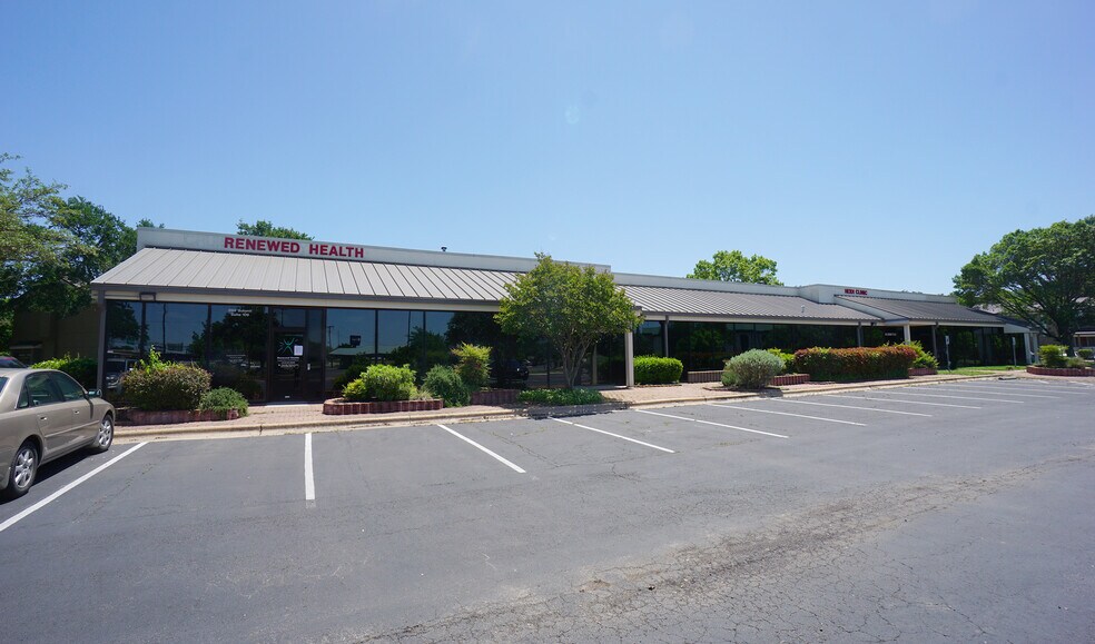 More Photos Of 894 Summit St, Round Rock Loft Creative Space For Lease