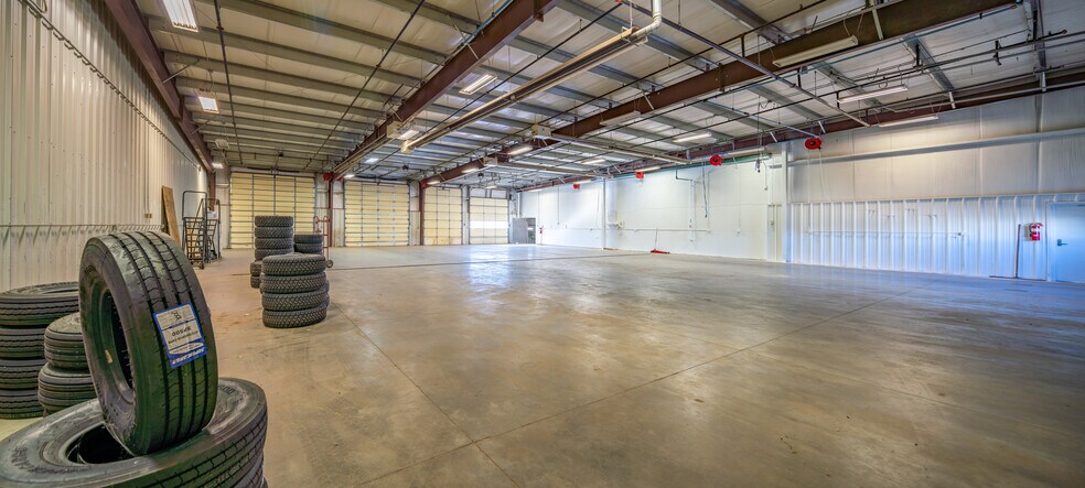 More Photos Of 2516 9th St, Great Bend Warehouse For Sale