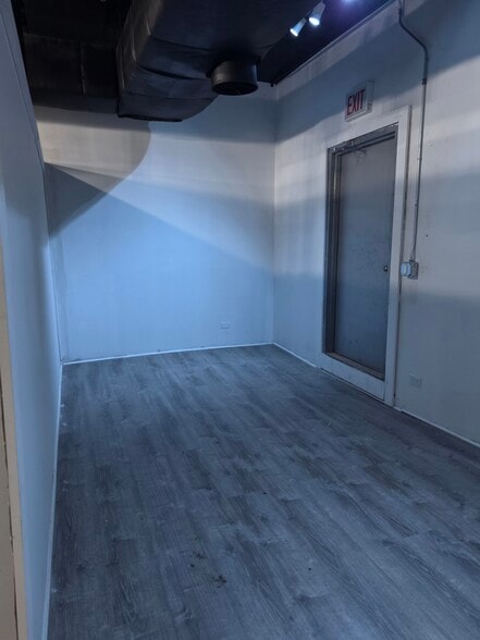 More Photos Of 838-840 W Grand Ave, Chicago Storefront Retail Residential For Lease
