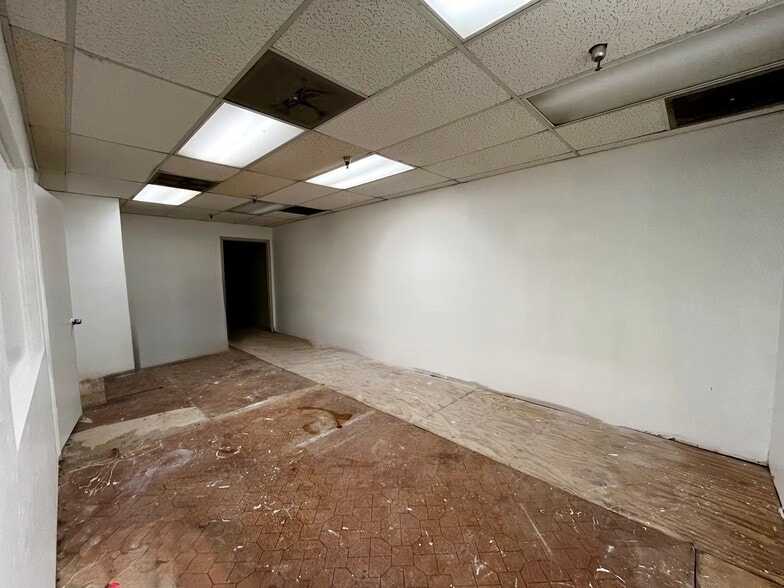 More Photos Of 30200 Old Dixie Hwy, Homestead Storefront For Sale