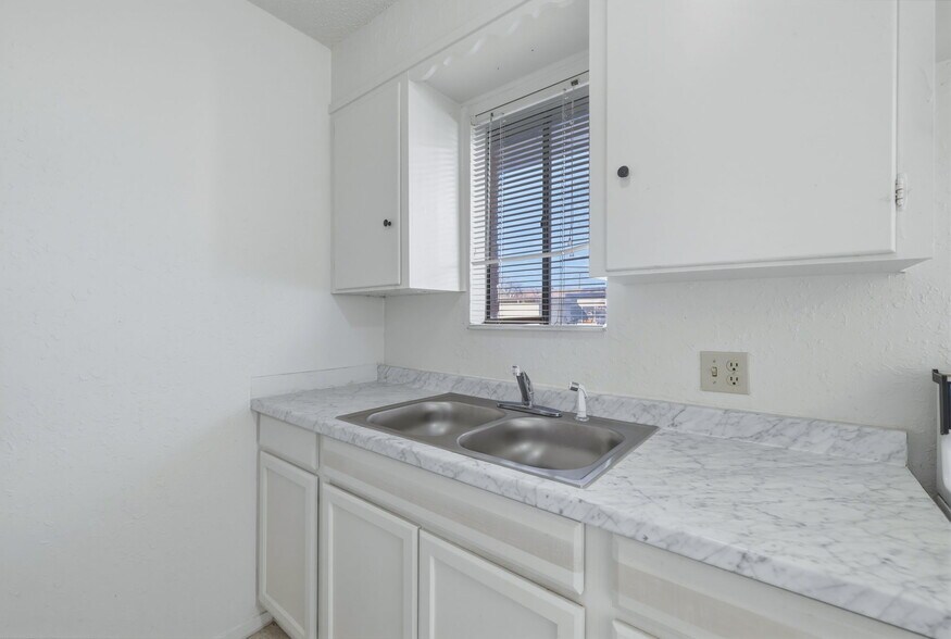 More Photos Of 1728 Pulliam St, San Angelo Apartments For Sale