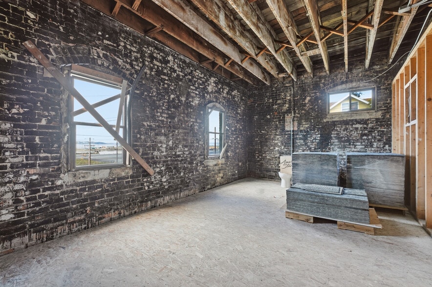 More Photos Of 2602 Grand Ave, Everett Office For Sale