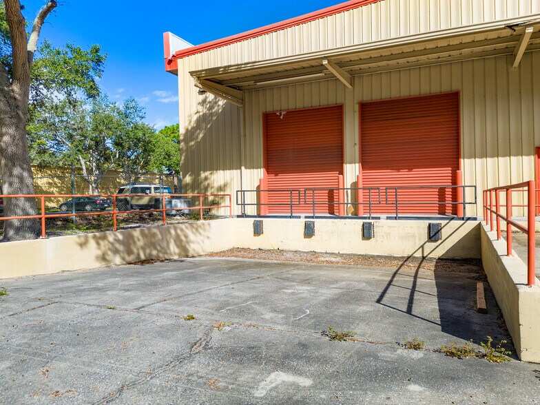 More Photos Of 2725 Center Pl, Melbourne Research And Development For Sale