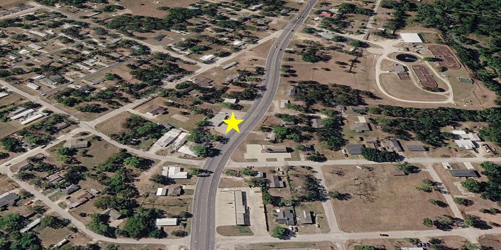 More Photos Of 907 W Washington Ave, Navasota General Retail For Sale