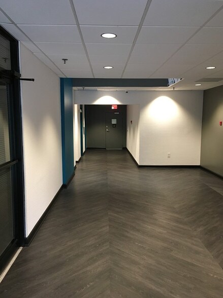 More Photos Of 246 Sycamore St, Decatur Office For Lease