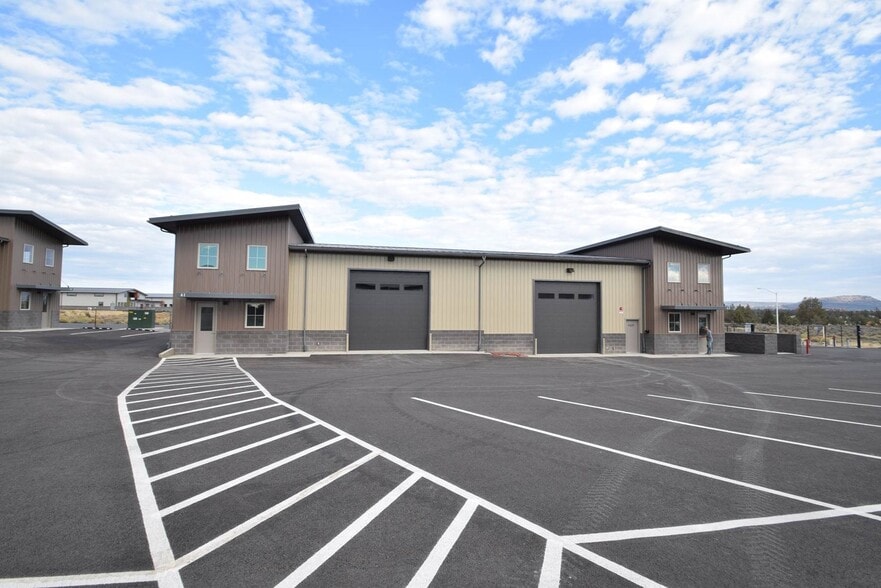 More Photos Of 1051 SW Layton Ct, Prineville Warehouse For Sale