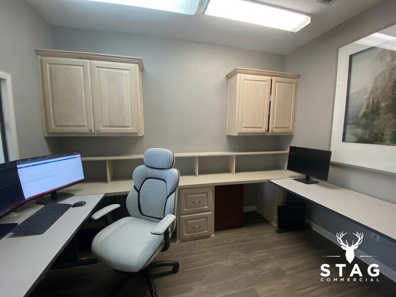 More Photos Of 2508-2516 Lillian Miller Pky, Denton Office For Lease