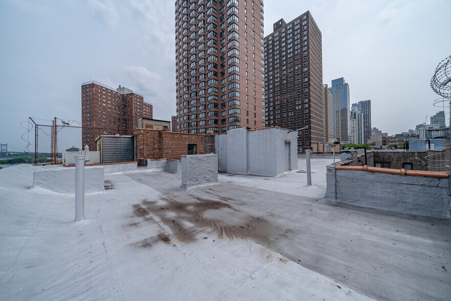 More Photos Of 332 E 95th St, New York Apartments For Sale