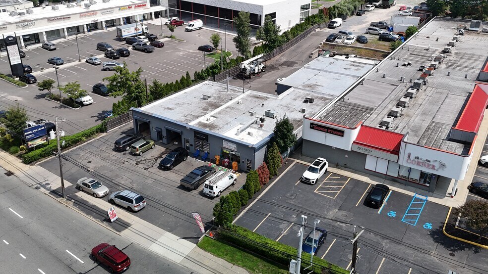 More Photos Of 1850 E Jericho Tpke, Huntington Auto Repair For Sale