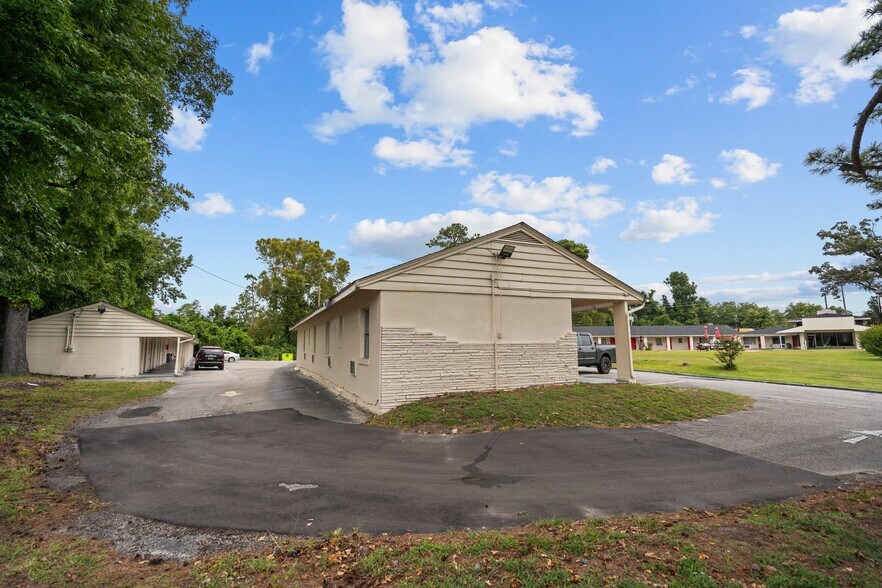 More Photos Of 2929 Market St, Wilmington Land For Sale