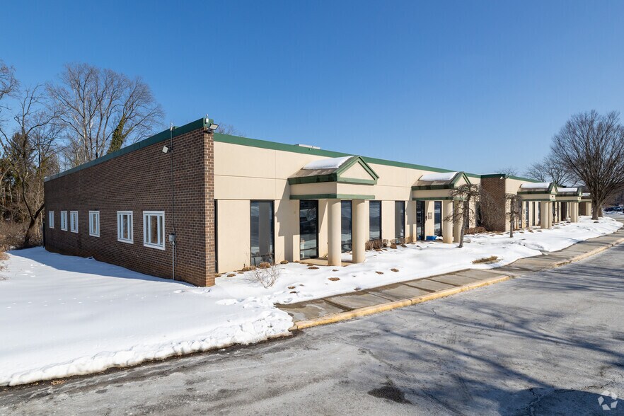 Primary Photo Of 1000-1018 Cromwell Bridge Rd, Towson Office For Lease