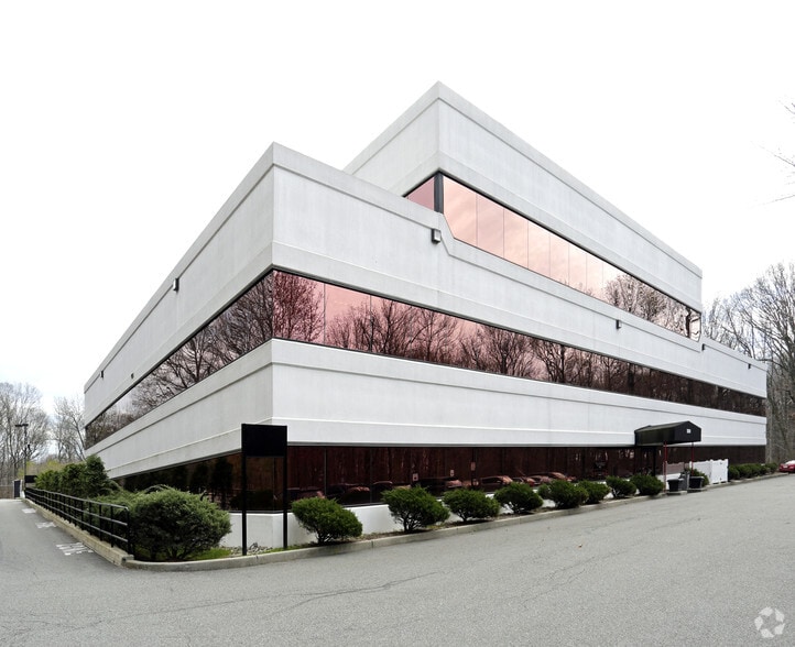More Photos Of 1000 South Ave, Staten Island Office For Lease