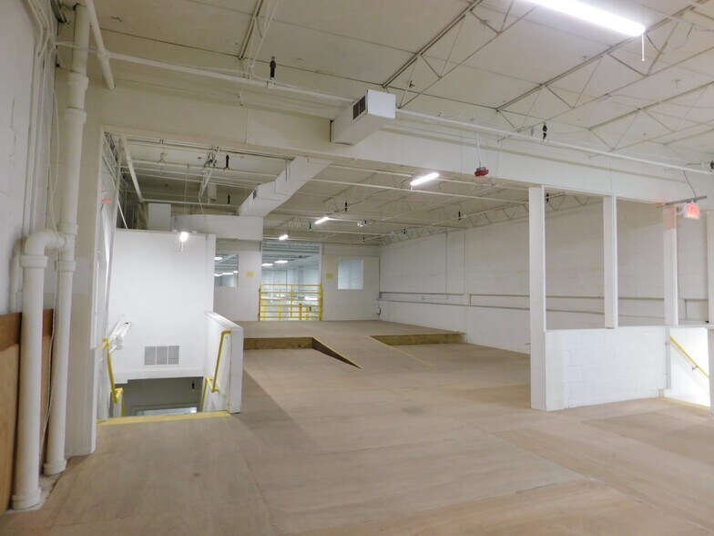 More Photos Of 325 Jay St, Coldwater Warehouse For Sale