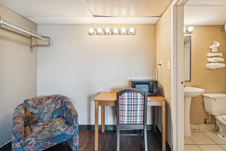 More Photos Of 3491 Latcha Rd, Millbury Hotel For Sale
