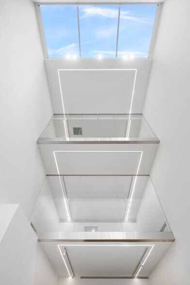 More Photos Of 162 E 64th St, New York Office Residential For Lease