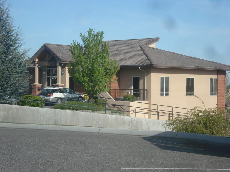 More Photos Of 7139 W Hood Pl, Kennewick Office For Lease
