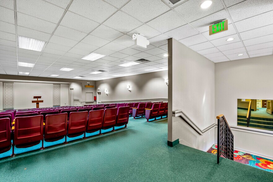 More Photos Of 804 N State St, Tacoma Religious Facility For Sale