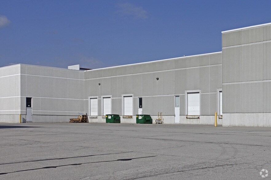More Photos Of 3585 Laird Rd, Mississauga Warehouse For Lease