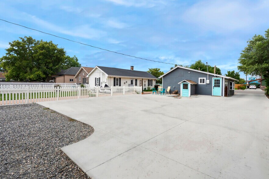 More Photos Of 9 Main St, Windsor Freestanding For Sale
