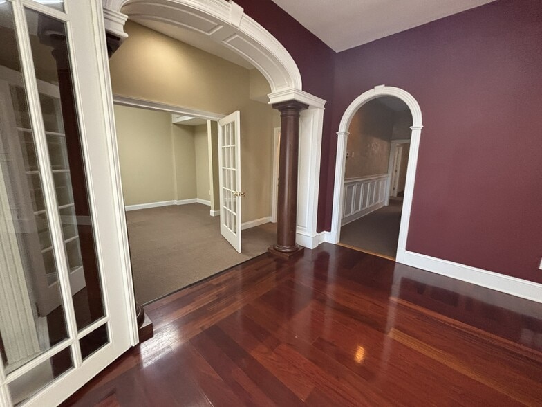 More Photos Of 1110 W Butler Rd, Greenville Light Distribution For Lease