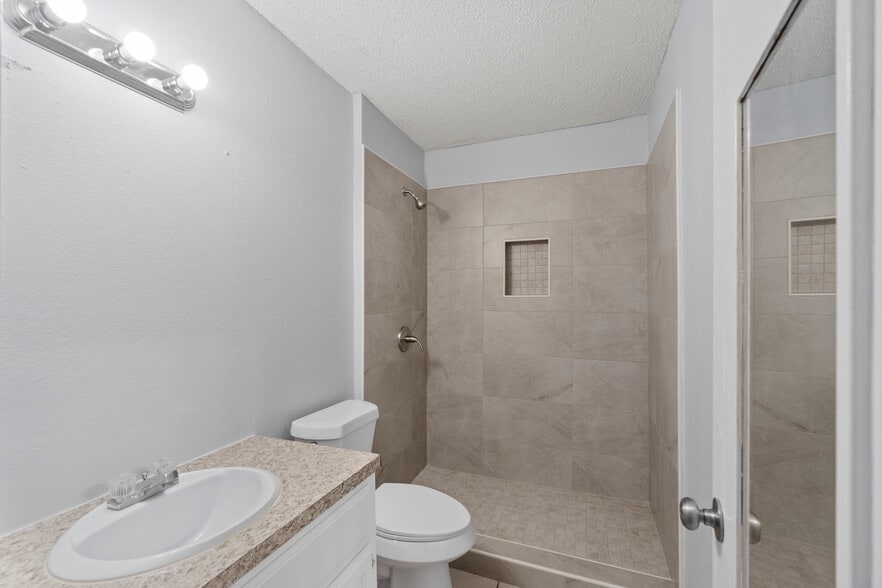 More Photos Of 1701 W McIntyre St, Edinburg Apartments For Sale