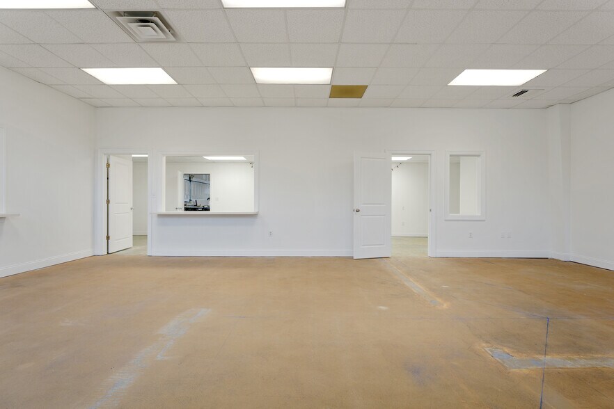 More Photos Of 11 Overlook Dr, Hamden Warehouse For Sale