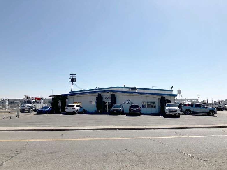 Primary Photo Of 4500 State Rd, Bakersfield Warehouse For Lease