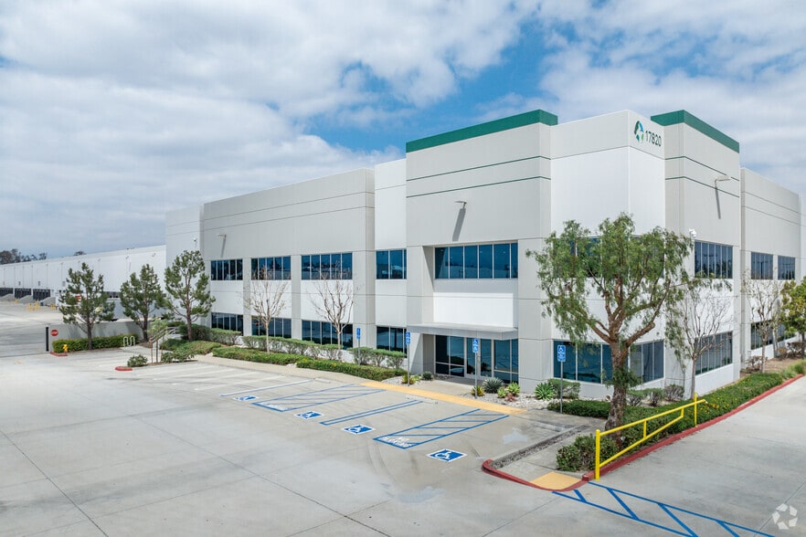 Primary Photo Of 17820 Slover Ave, Bloomington Warehouse For Lease