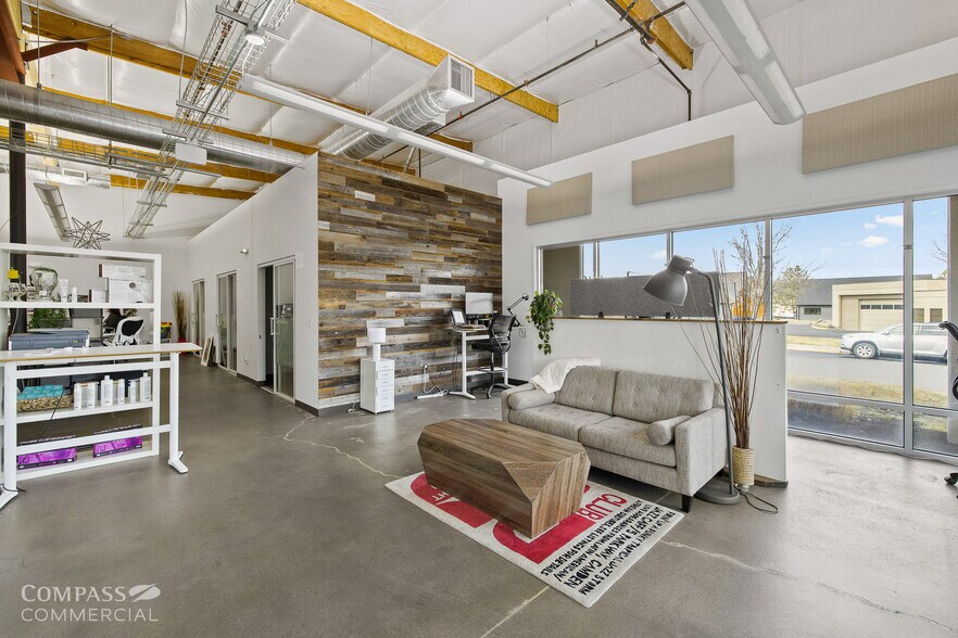 More Photos Of 1001 SW Emkay Dr, Bend Office For Sale