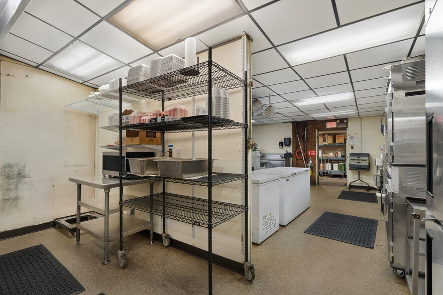 More Photos Of 2117 S 34th St, Kansas City Restaurant For Sale
